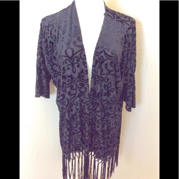 Kimono cover top fringed bottom laser cut design - Picture 2 of 8